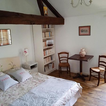 Chambre Dans Prieure De Caractere XVIII Siecle Planioles Екстер'єр фото